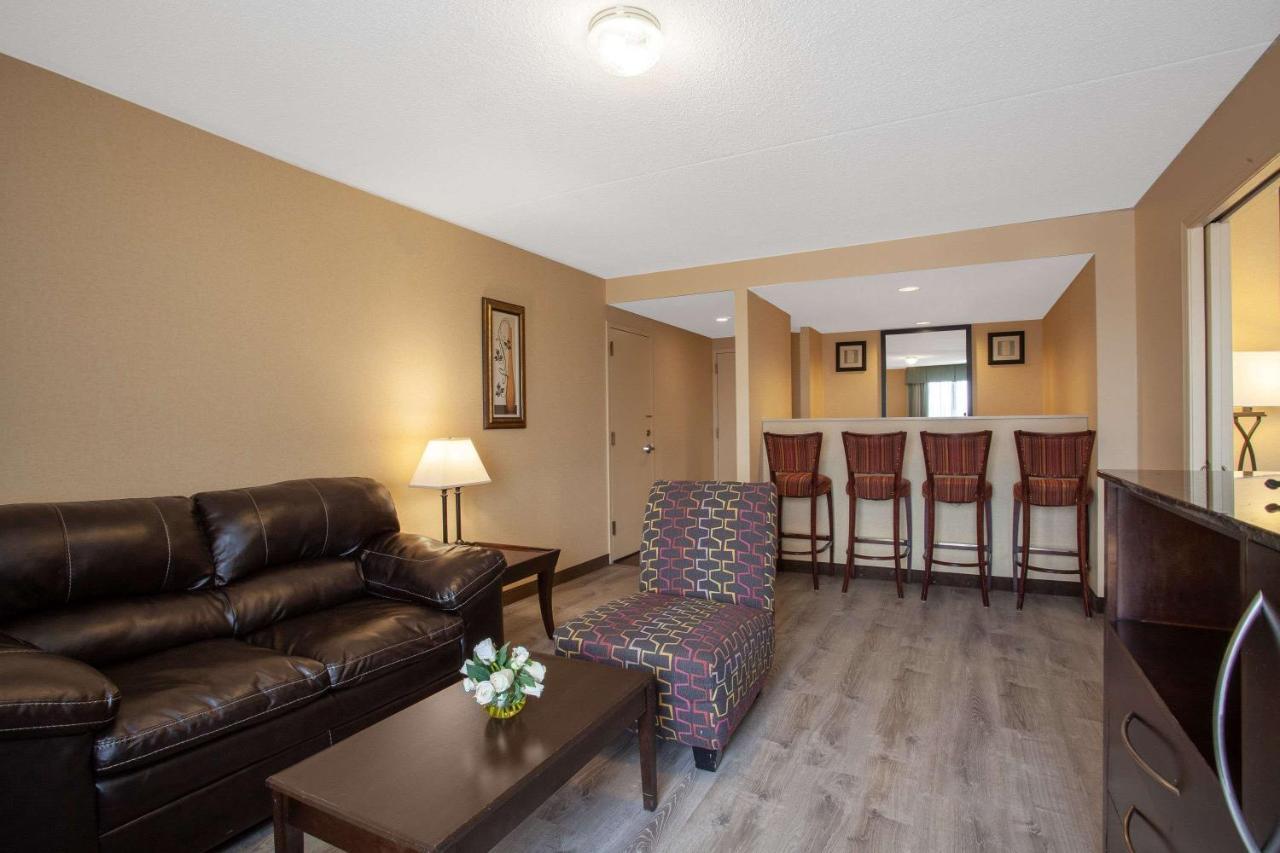 Wyndham Philadelphia-bucks County Hotel Feasterville-Trevose